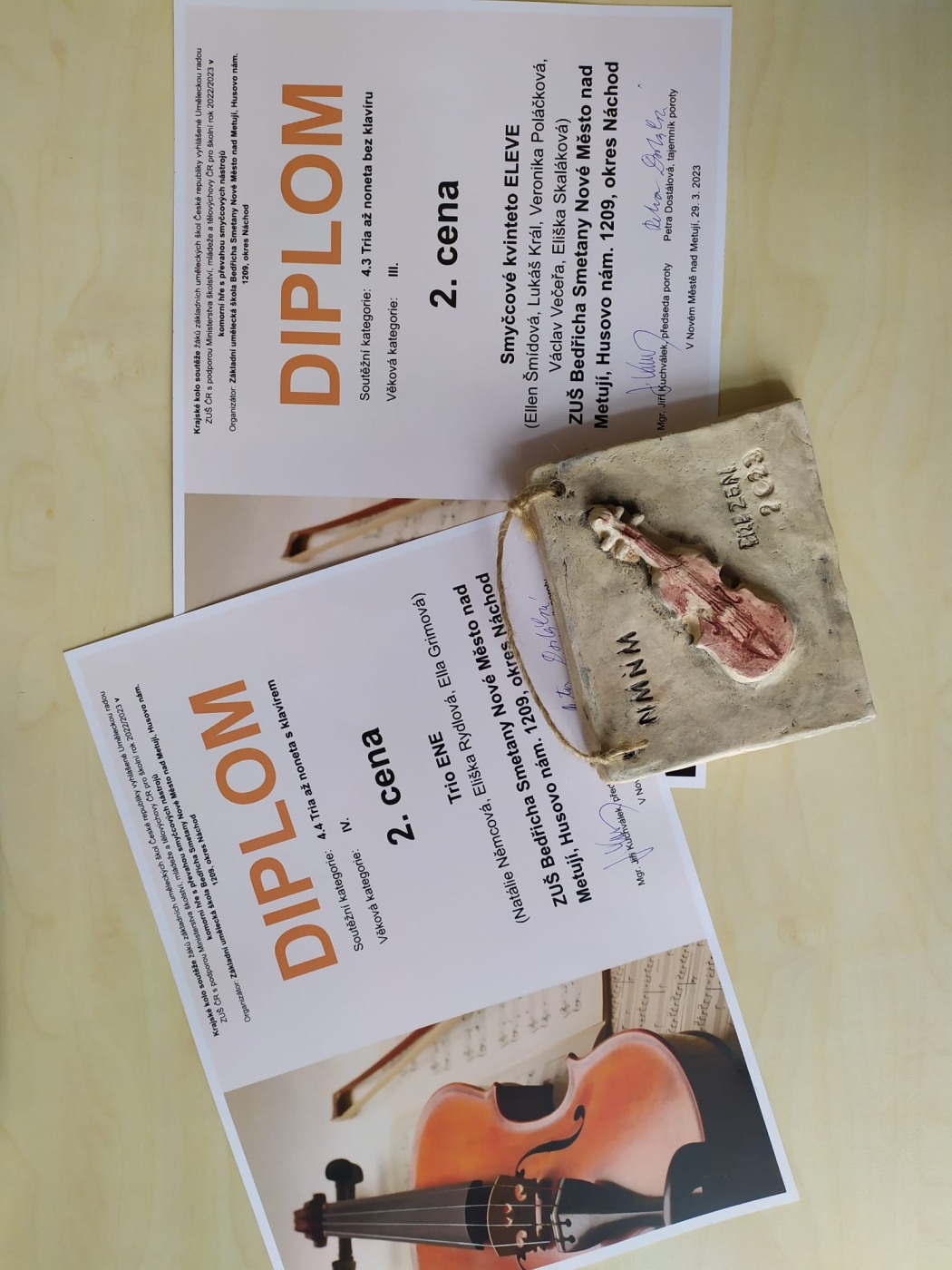 Soutěž smyčcových komořin